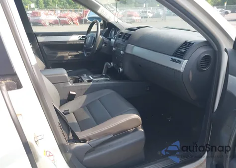 2008 Volkswagen Touareg 2 V6 z USA, uszkodzony, nr VIN WVGBE77L18D040817